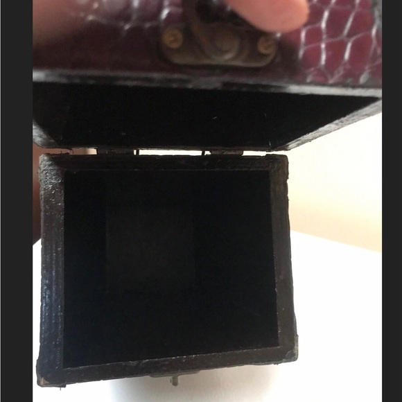 Black Friday Sale! $7 or 3 for $15.00.
Leather Wine Bottle Holder - Picture 2 of 6